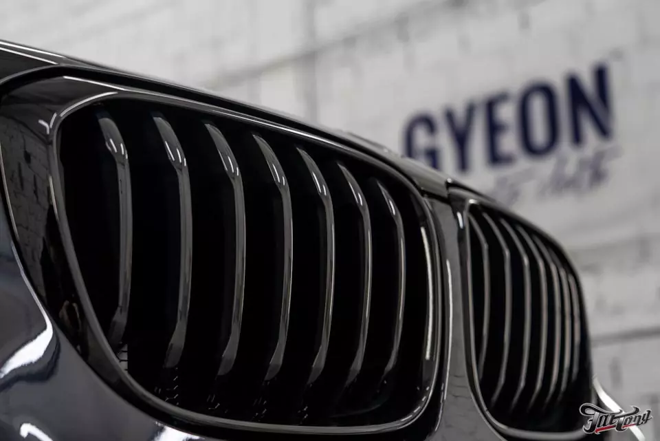 BMW X3. Окрас деталей кузова, керамика, полиуретан и химчистка салона.